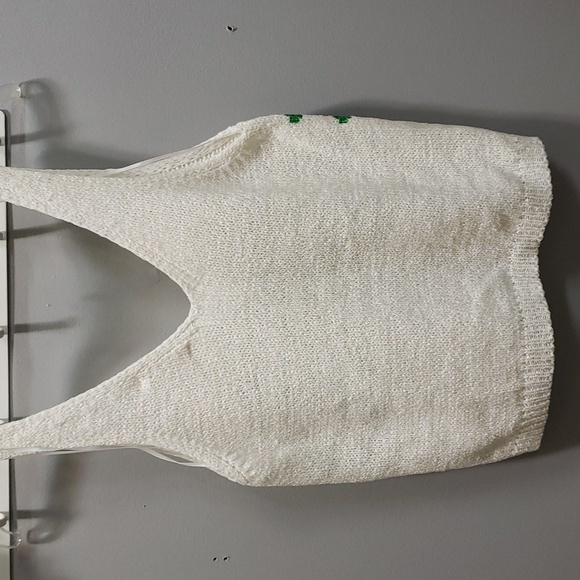 Moon & Madison NWT Knit Tank with Four Leaf Clover Design - Picture 6 of 6
